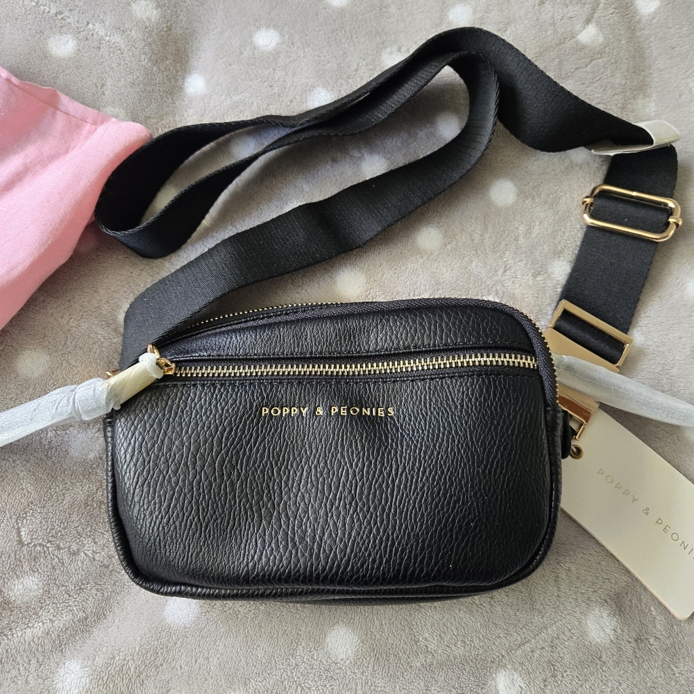 **SOLD** Poppy & Peonies "On The Run" Vegan Leather Belt Bag in black *NWT - Picture 1 of 16